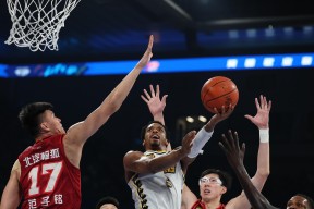 爱游戏体育-关于东契奇复出首秀出彩，广厦男篮主场鏖战热刺，豪取18连胜的信息